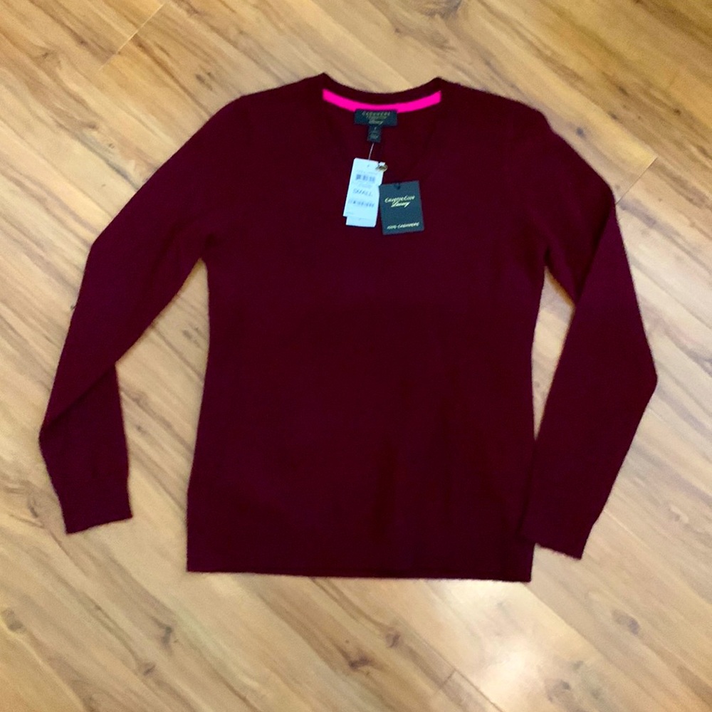 NWT cranberry Charter Club Luxury 100% cashmere v-neck